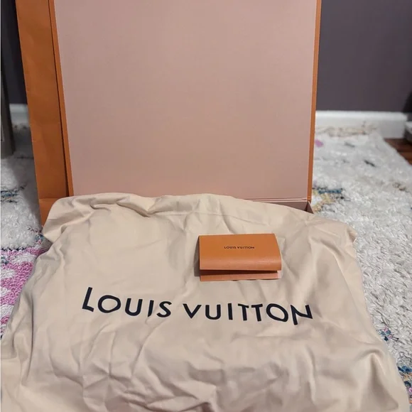 Louis Vuitton Neverful MM - Picture 11 of 13